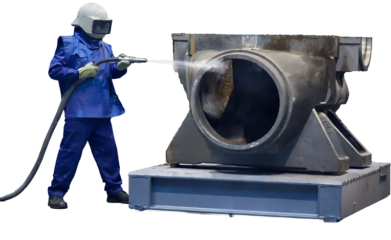 Strahlmittel-Experte bei der Arbeit